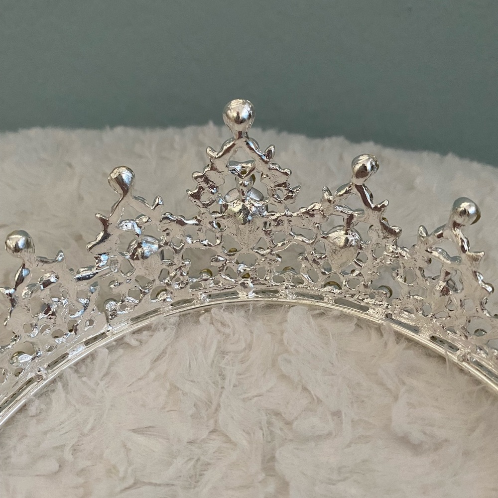 Tiara - Picture 6 of 8